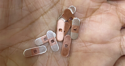 Zilarrezko inkrustazio-zerrendaz egindako estanpazioetarako bidalketa